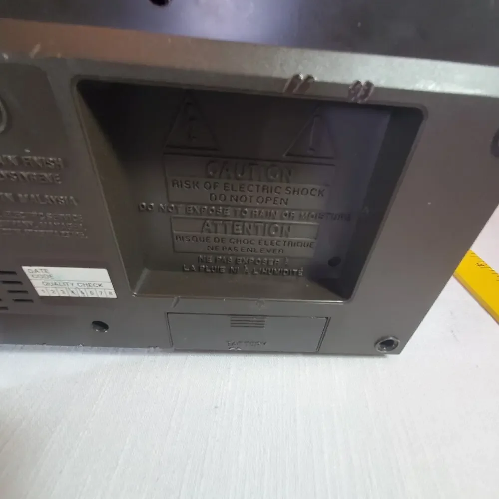 General Electric Alarm Clock Model 7-46308